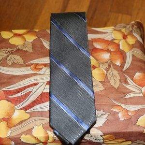 Tie DKNY